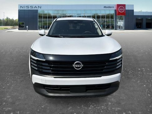 Certified 2025 Nissan Kicks SV image 2