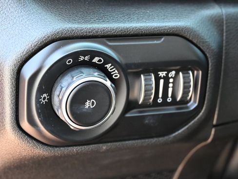 Used 2021 Jeep Wrangler Unlimited Sport AWD/4WD image 18