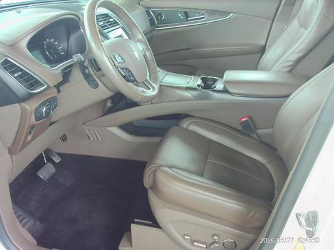 Used 2016 Lincoln MKX Reserve w/ Driver Assistance Package AWD/4WD image 7
