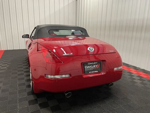 Used 2007 Nissan 350Z Enthusiast RWD image 17