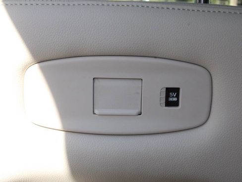 Certified 2025 Land Rover Discovery Dynamic SE image 34