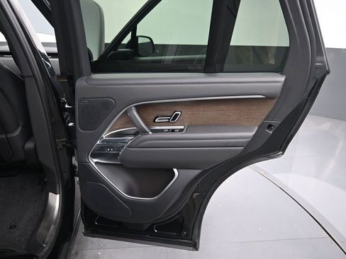 Used 2023 Land Rover Range Rover SE AWD/4WD image 12