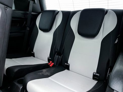 Used 2023 Mercedes-Benz GLB 250 4MATIC image 38