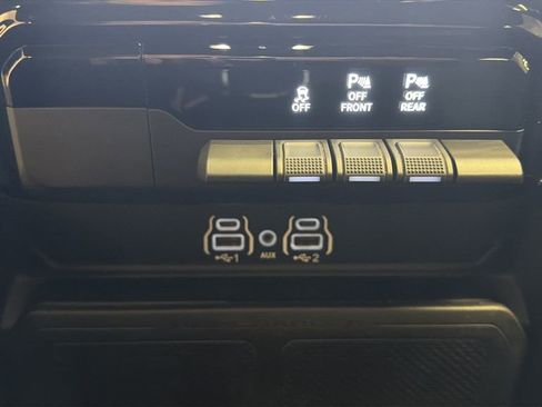 Used 2025 RAM 1500 Big Horn AWD/4WD image 26