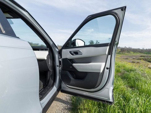 Used 2023 Land Rover Range Rover Velar R-Dynamic S image 56