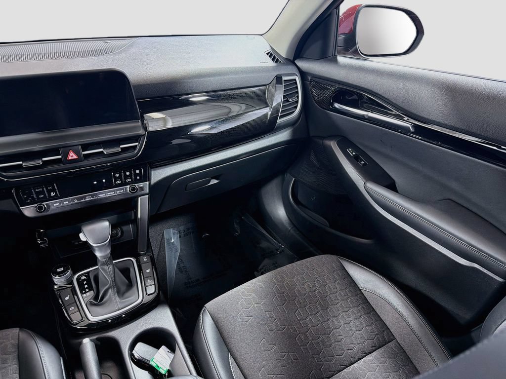 Used 2025 Kia Seltos S AWD/4WD image 24
