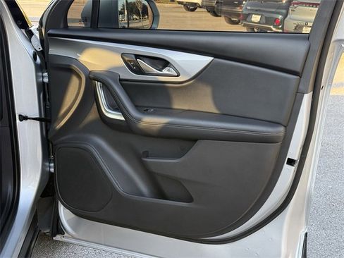 Used 2019 Chevrolet Blazer LT image 34