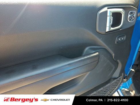 Used 2021 Jeep Gladiator Sport AWD/4WD image 15
