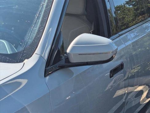 Certified 2024 BMW 760i xDrive w/ Premium Package 2 image 18