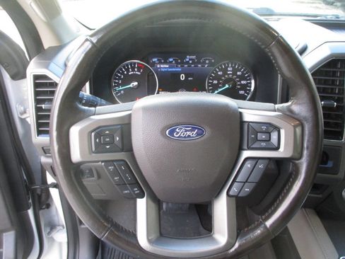 Used 2021 Ford Expedition XLT image 17