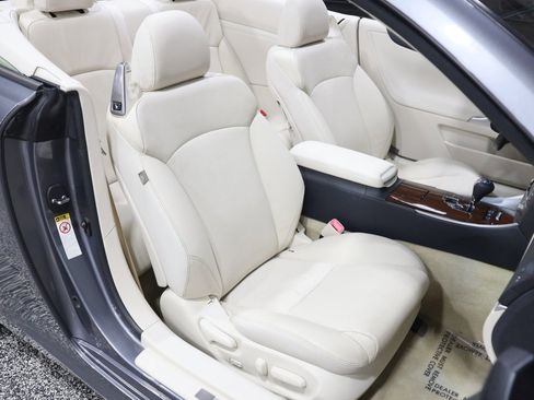 Used 2015 Lexus IS 250C image 39