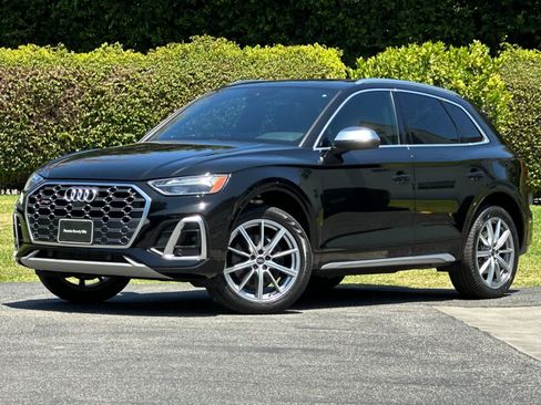 Used 2022 Audi SQ5 Premium Plus w/ Premium Plus Package AWD/4WD image 1