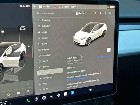 Used 2024 Tesla Model Y Long Range AWD/4WD image 33