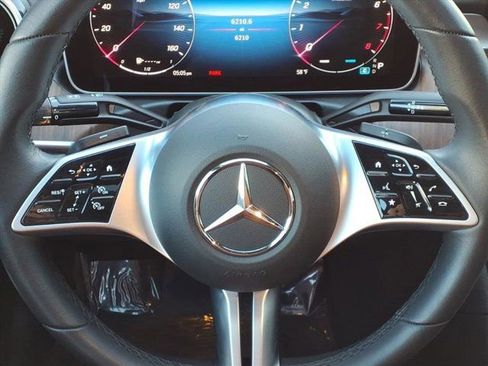 Used 2025 Mercedes-Benz C 300 4MATIC Sedan image 8