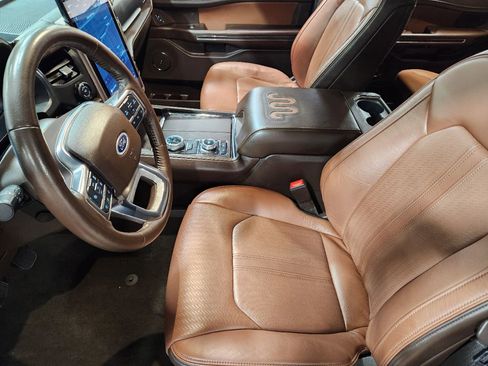 Used 2024 Ford Expedition King Ranch image 28
