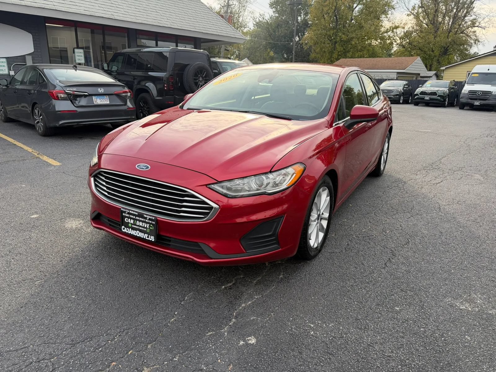 Used 2020 Ford Fusion SE FWD image 2