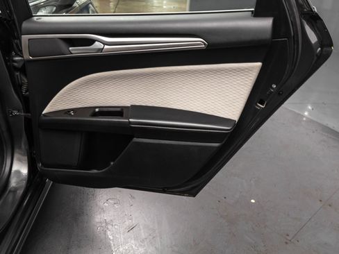 Used 2019 Ford Fusion SE w/ Equipment Group 151A FWD image 38