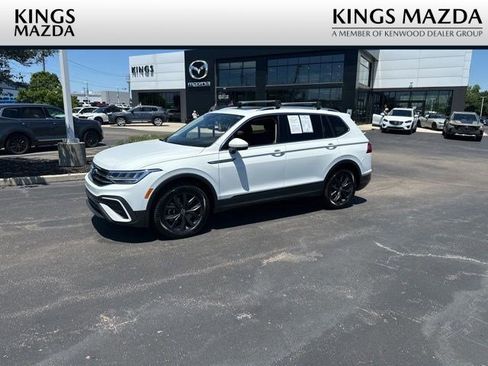 Used 2024 Volkswagen Tiguan SE AWD/4WD image 1