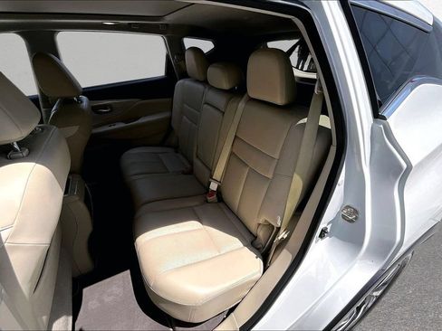 Used 2016 Nissan Murano Platinum w/ Platinum Technology Package AWD/4WD image 22