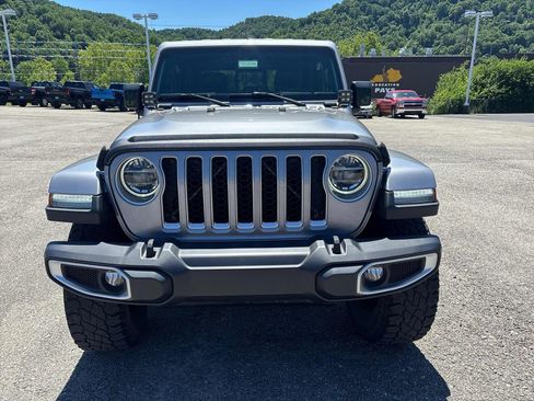Used 2020 Jeep Gladiator Overland AWD/4WD image 8