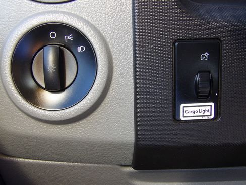 Used 2016 Ford E-350 and Econoline 350 Super Duty image 18