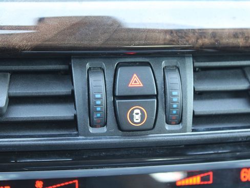 Used 2015 BMW X5 xDrive35d image 28