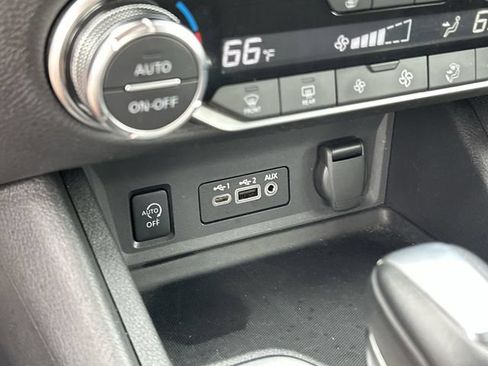 Used 2024 Nissan Sentra SR FWD image 27