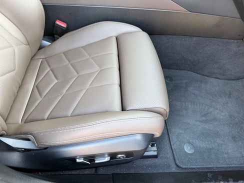 Used 2025 BMW i5 xDrive40 w/ M Sport Package image 13