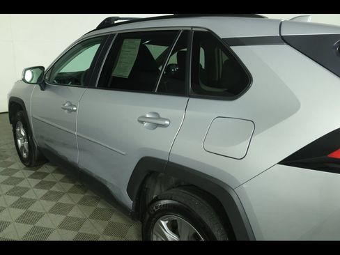 Used 2024 Toyota RAV4 XLE AWD/4WD image 17