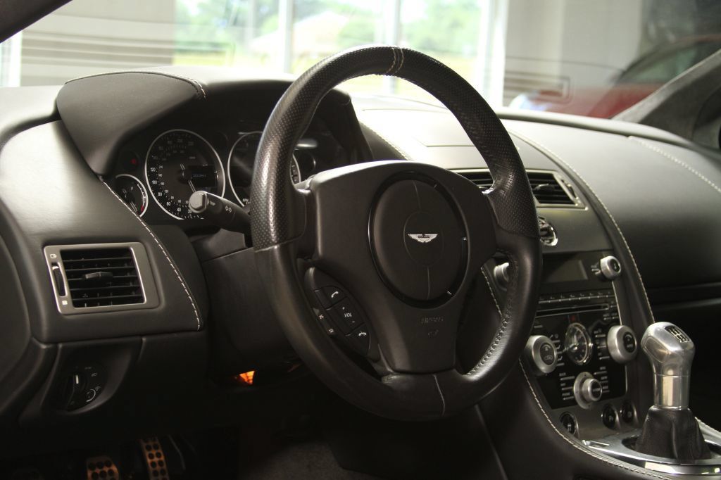 Used 2009 Aston Martin DBS Coupe RWD image 46