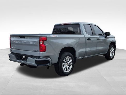 Used 2025 Chevrolet Silverado 1500 Custom image 9