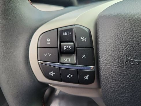 Used 2026 Ford Explorer Active RWD image 5