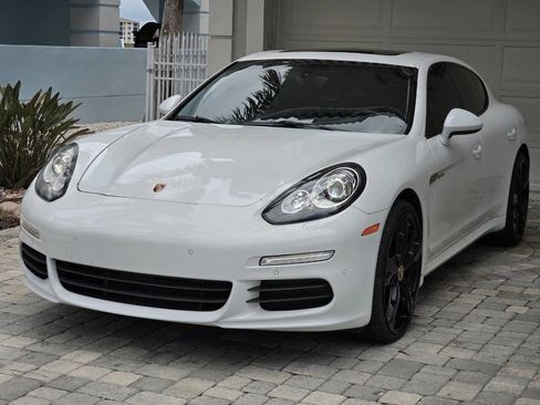 Used 2015 Porsche Panamera S w/ Premium Package image 33