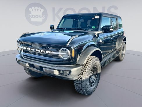 New 2025 Ford Bronco Outer Banks w/ Sasquatch Package image 1