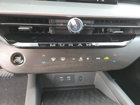 Certified 2025 Nissan Murano SV image 18