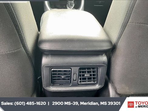 Used 2022 Toyota RAV4 XLE image 24