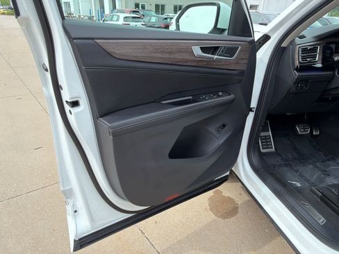 Used 2024 Volkswagen Atlas SEL Premium R-Line AWD/4WD image 23