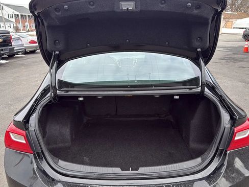 Used 2018 Chevrolet Malibu LT w/ Leather Package FWD image 7