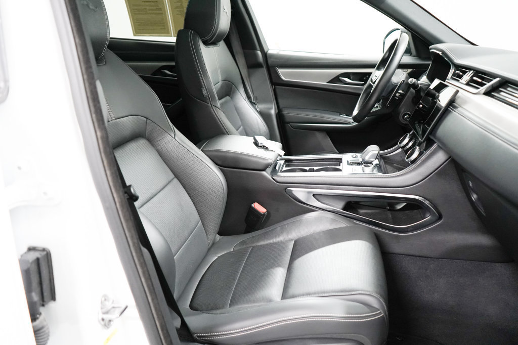 Used 2025 Jaguar F-PACE R-Dynamic S AWD/4WD image 30