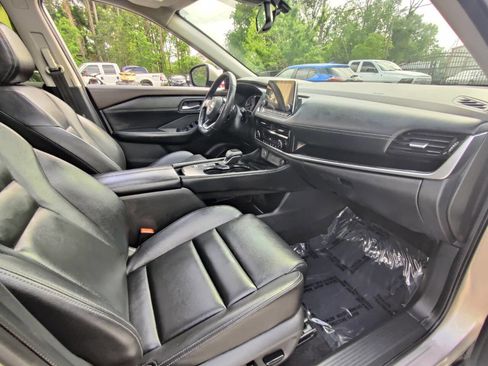 Used 2023 Nissan Rogue SL image 17