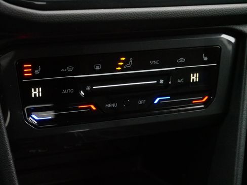 Certified 2023 Volkswagen Tiguan SE R-Line image 23