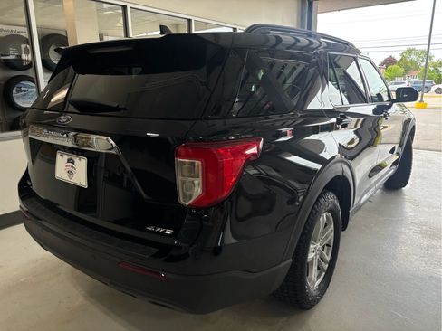 Used 2022 Ford Explorer XLT AWD/4WD image 9