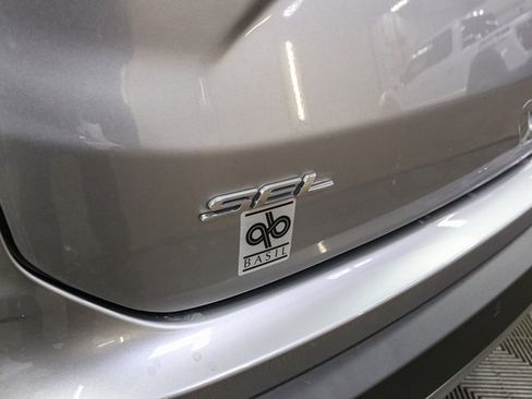 Used 2023 Ford Edge SEL w/ Convenience Package image 9