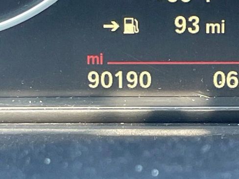 Used 2018 BMW 330i xDrive Sedan w/ Convenience Package AWD/4WD image 23