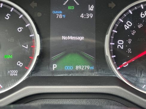 Used 2021 Toyota RAV4 XLE image 29