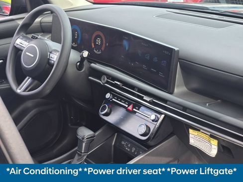 Used 2025 Hyundai Tucson SEL FWD image 11