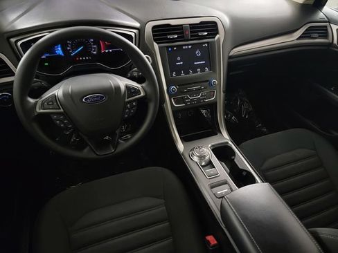 Certified 2017 Ford Fusion SE w/ Fusion SE Technology Package FWD image 35