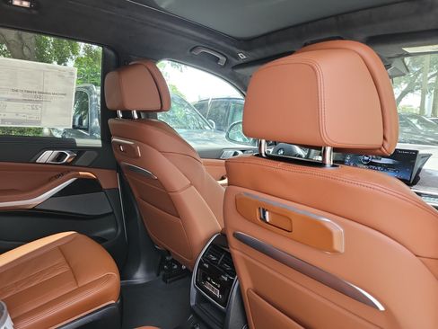 New 2027 BMW X7 xDrive40i w/ M Sport Package AWD/4WD image 8