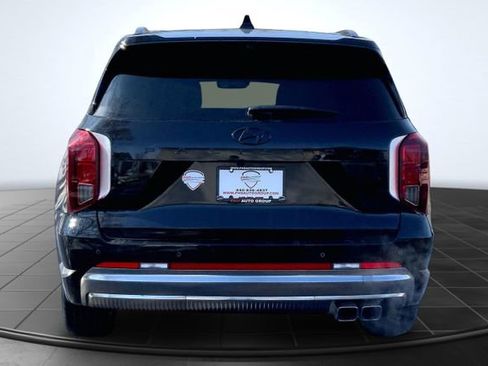 Used 2024 Hyundai Palisade Calligraphy image 9