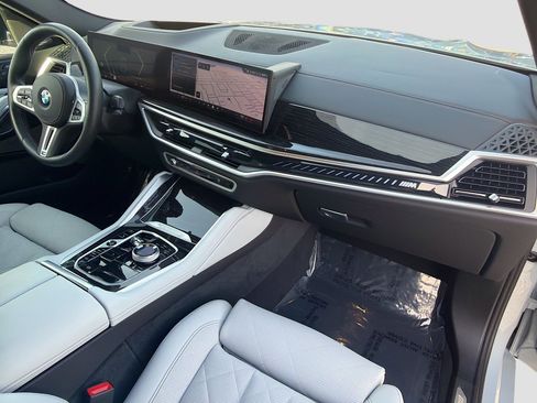 Used 2025 BMW X6 M60i image 14